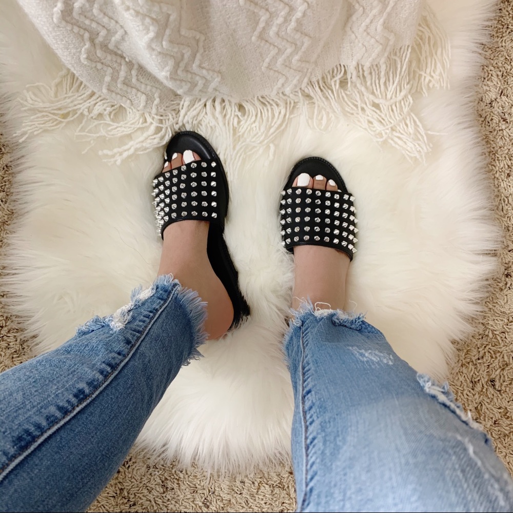 NEW Kristina Sandal- in Black - Picture 3 of 6